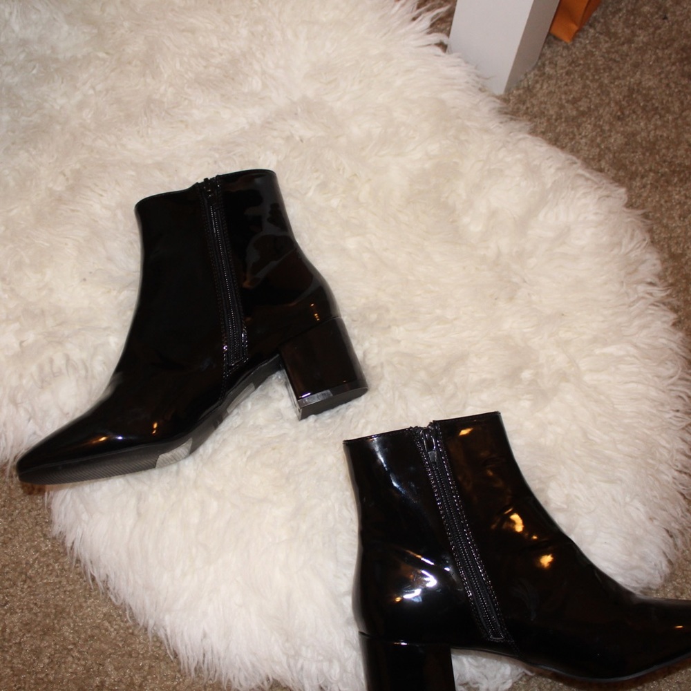 Forever 21 black booties